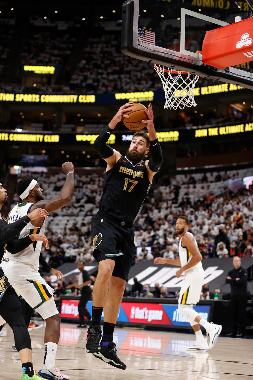 深圳队逆转上海队,戈贝尔统治全场 深圳队逆转上海队,戈贝尔统治全场