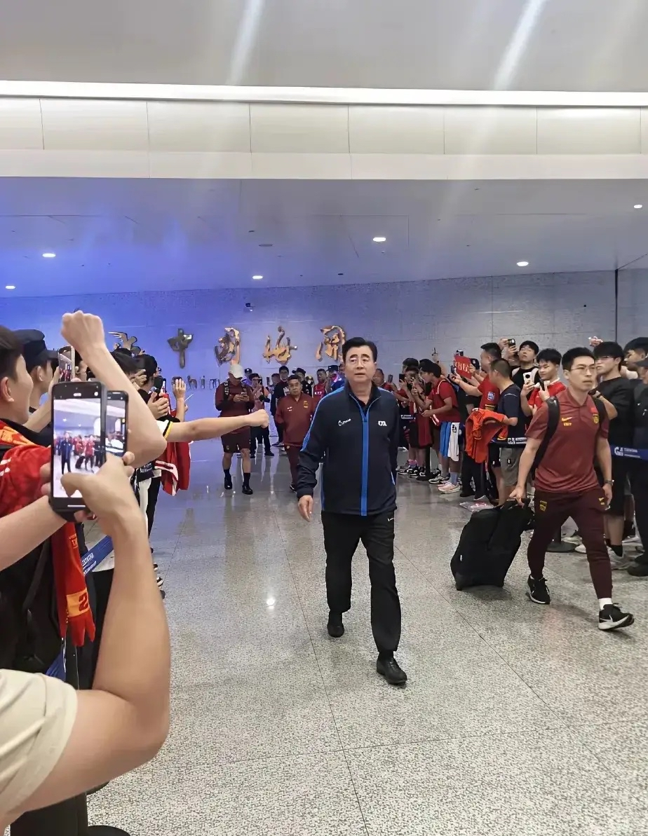 印尼队碾压中国队,桃田贤斗带队取胜 印尼队碾压中国队,桃田贤斗带队取胜