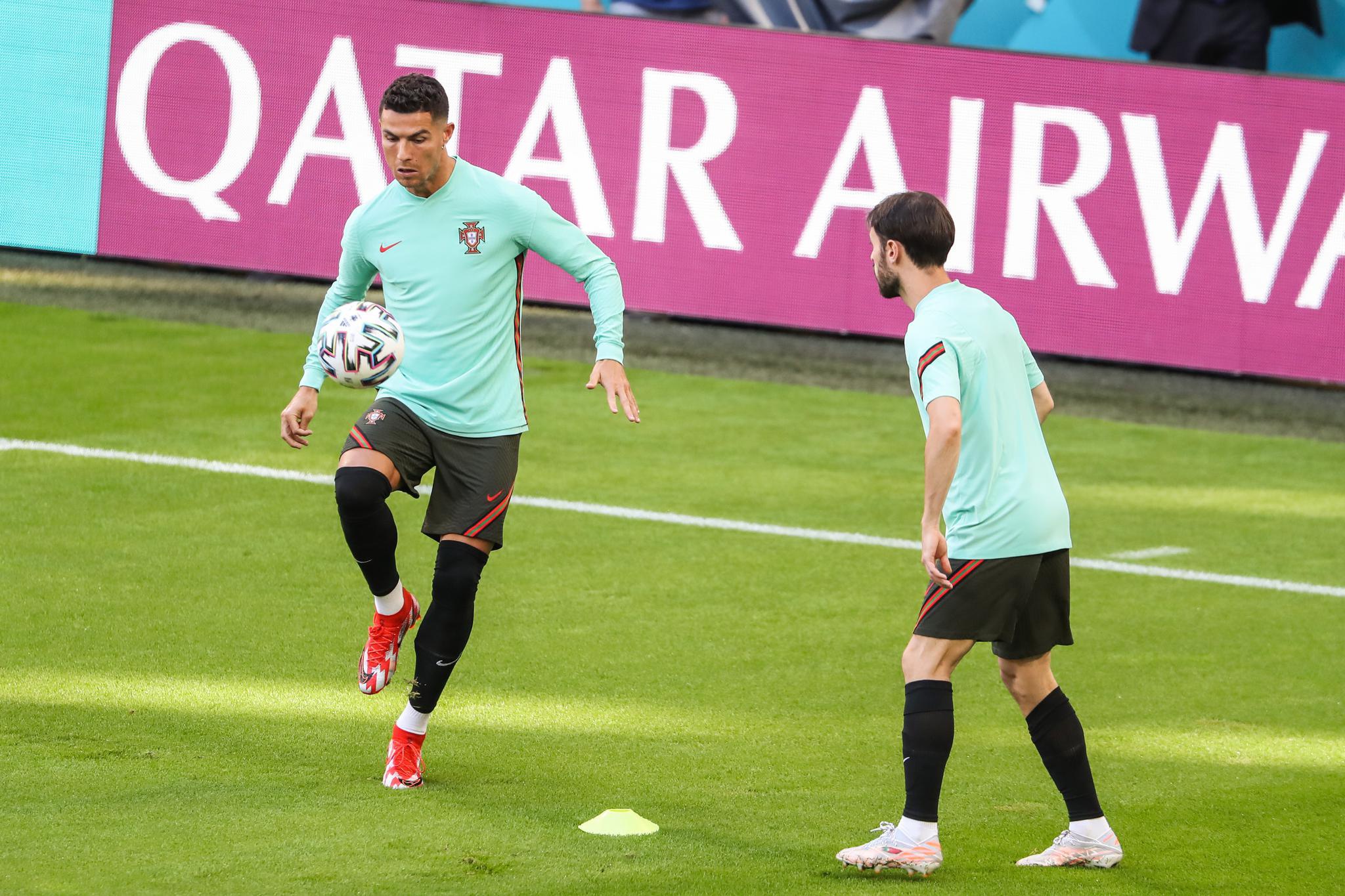 葡萄牙队横扫日本队,奥恰洛夫刷新纪录 葡萄牙队横扫日本队,奥恰洛夫刷新纪录