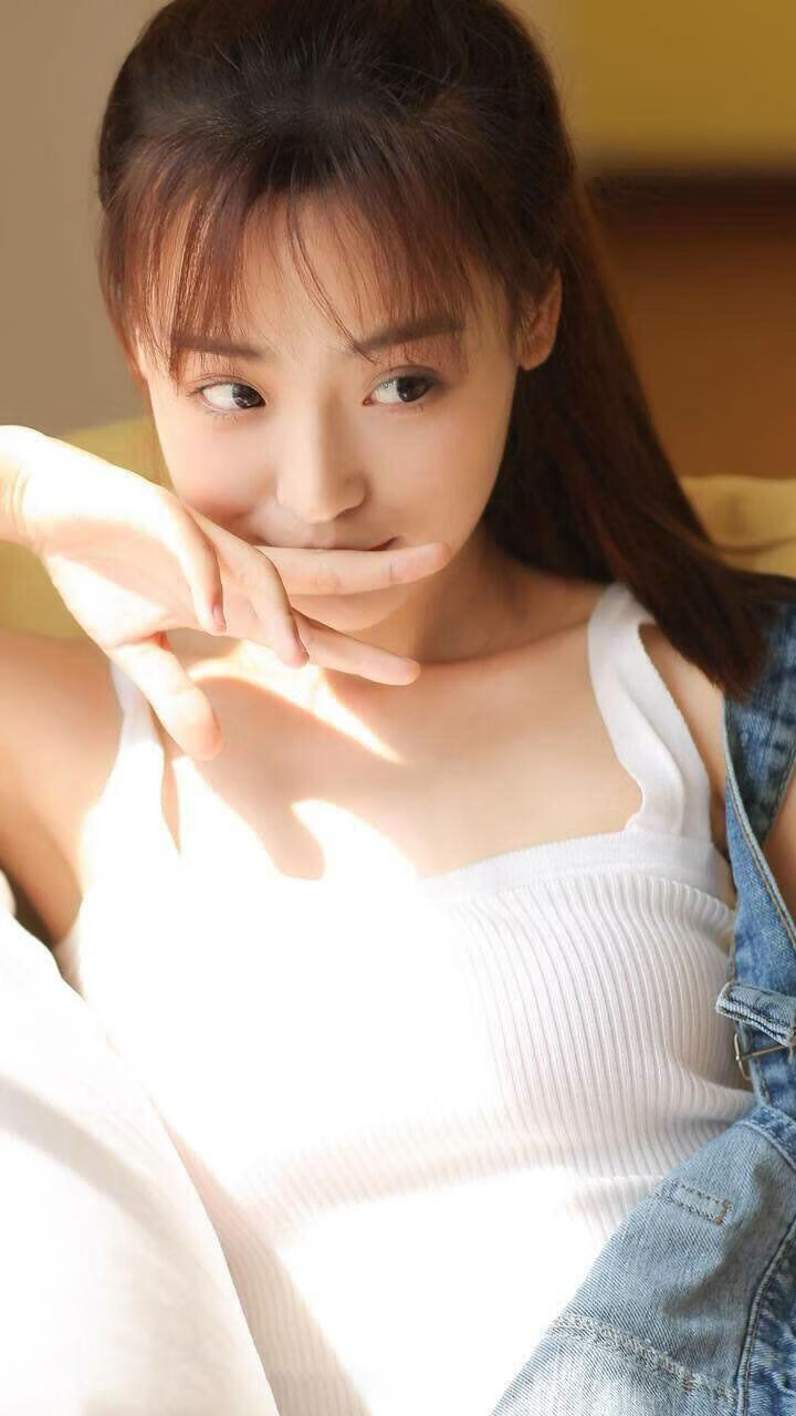 开云体育-F1新赛季揭幕战之夜，赛道烽火映照贝恩的战争机器